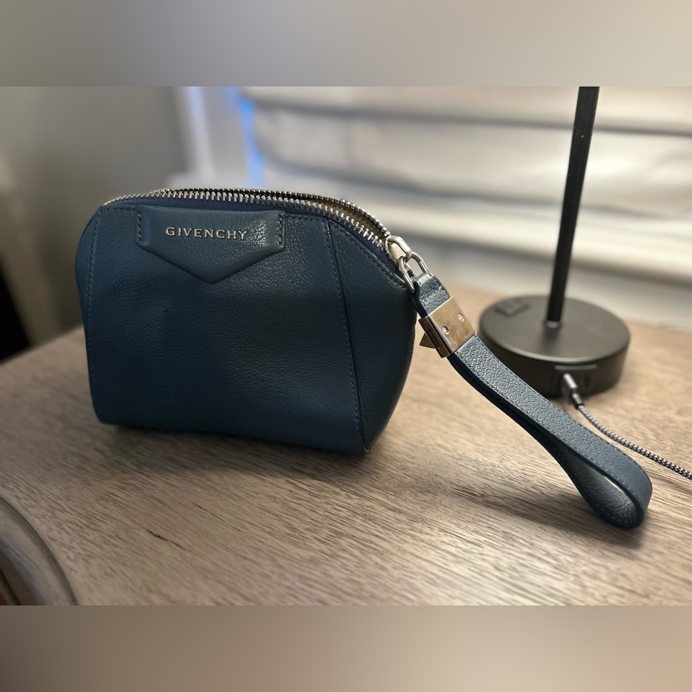 Givenchy Antigona Wristlet in Blue